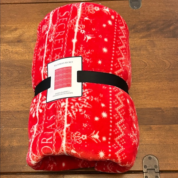 Victoria's Secret Festive Red Blanket - Picture 1 of 3